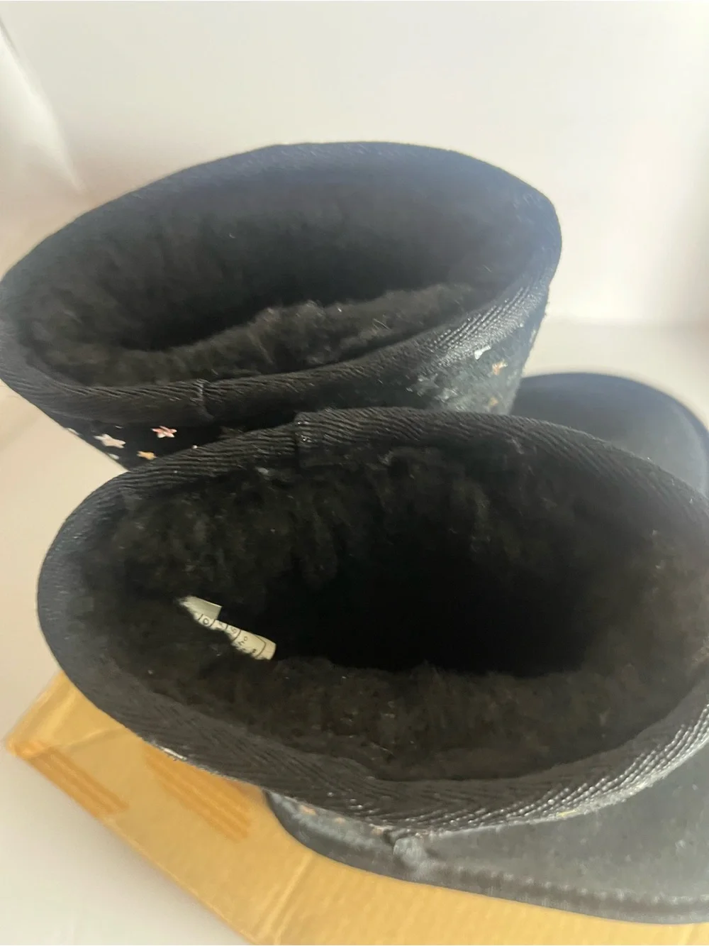 Koolaburra by UGG boots size 8 good condition